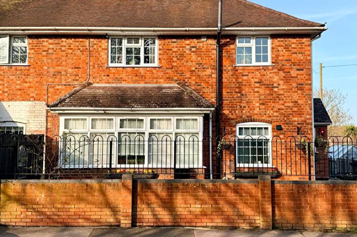 3 Bedroom Semi Detached House For Sale In North Drive, Beaconsfield, HP9