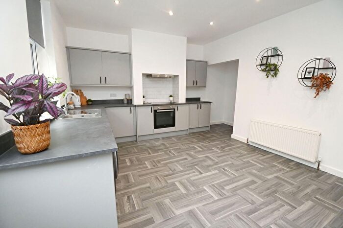 4 Bedroom Terraced House For Sale In Blenheim Road, Barnsley, S70