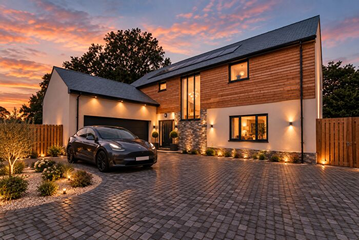 5 Bedroom Detached House For Sale In Southbrook Grove, Exeter, EX5