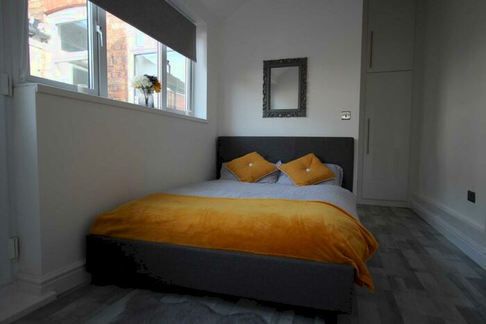 1 Bedroom Terraced House To Rent In The Square, Grimsby, DN32