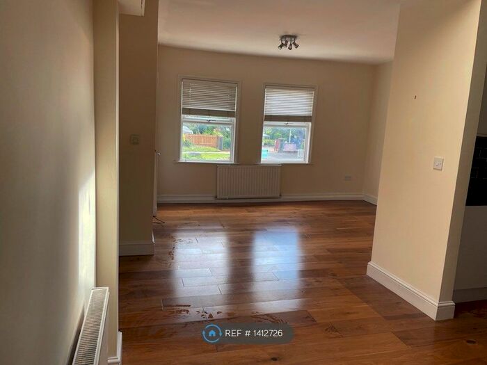 2 Bedroom Flat To Rent In Ballards Lane, Finchley, N3