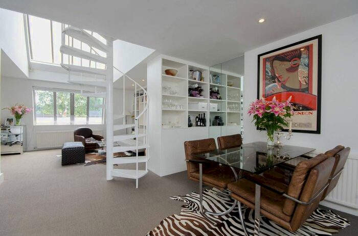 1 Bedroom Flat To Rent In Redcliffe Road, Chelsea, London, SW10