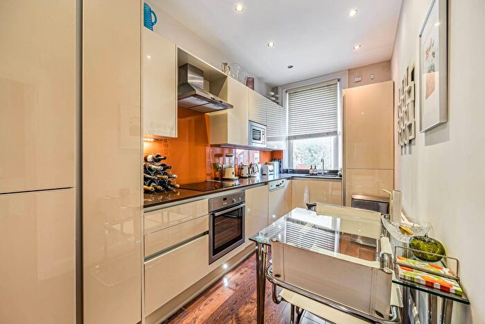 2 Bedroom Flat To Rent In Randolph Avenue, Maida Vale, London, W9
