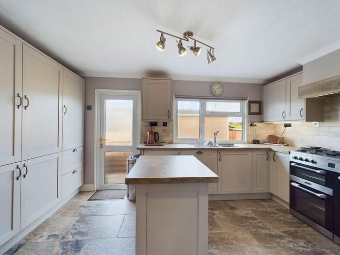 2 Bedroom Mobile/park Home For Sale In Severn Bridge Park, Beachley