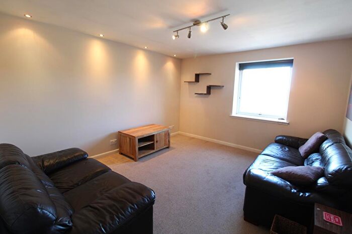 2 Bedroom Flat To Rent In Fonthill Avenue, Top Floor, AB11