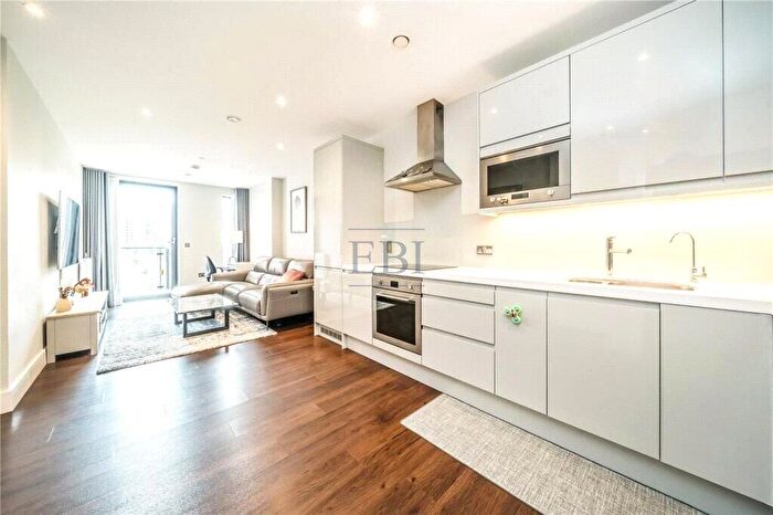 2 Bedroom Apartment For Sale In Morello House, Leamouth Road, London, E14