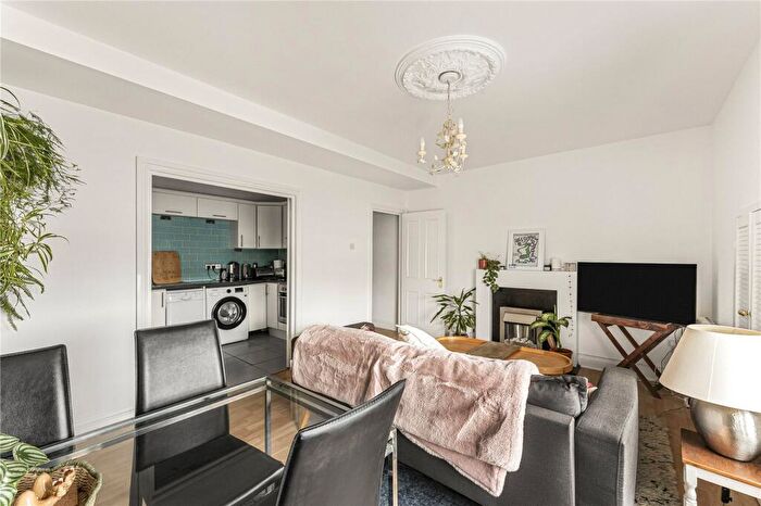 2 Bedroom Apartment For Sale In Albion Yard, Whitechapel Road, London, E1 - Photo 9