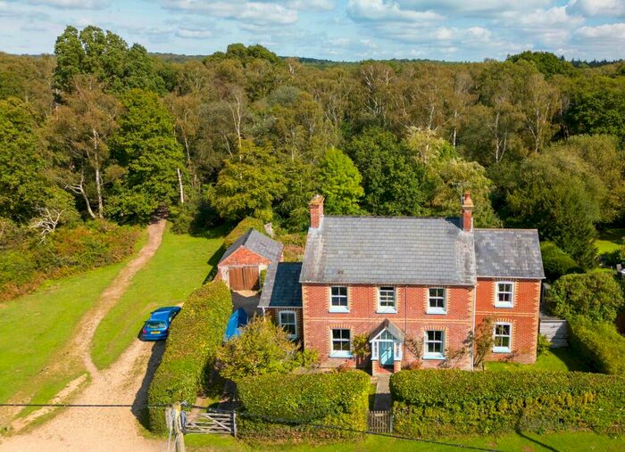 5 Bedroom Detached House For Sale In Balmer Lawn Road, Brockenhurst, SO42