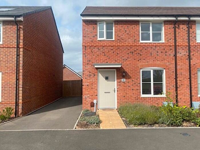 3 Bedroom Semi-Detached House To Rent In White Oak Road, Rugby, CV22