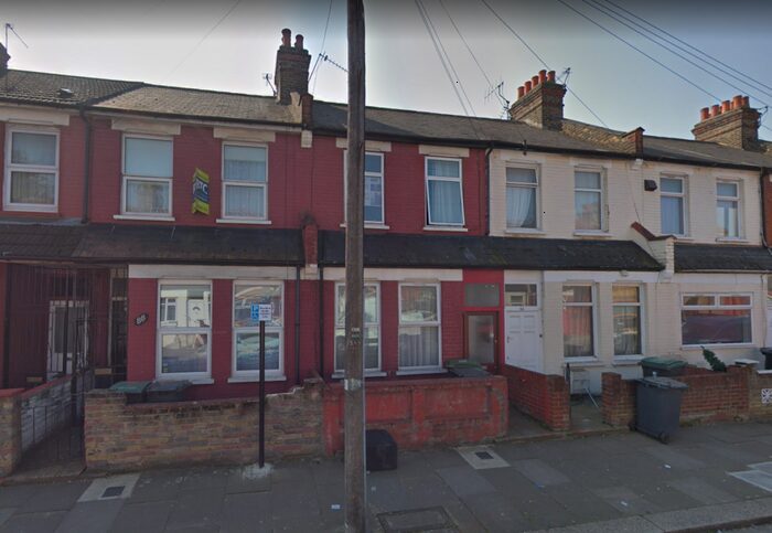 5 Bedroom Detached House To Rent In Thackeray Avenue, London N17