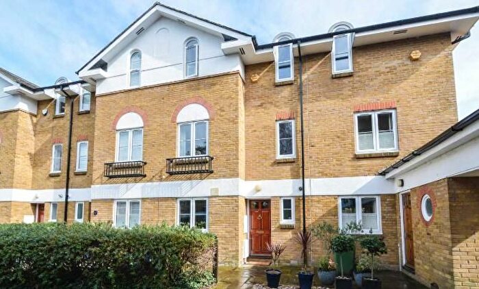 4 Bedroom Town House To Rent In St. Josephs Vale, Blackheath, Deptford, London, SE3