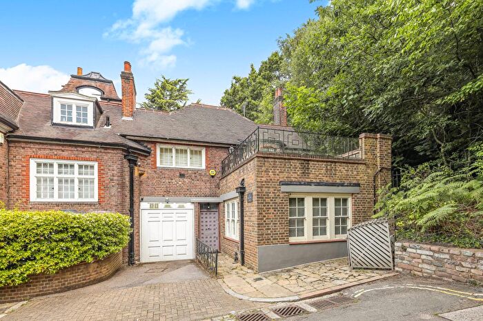 3 Bedroom Terraced House To Rent In North End, Hampstead, London, NW3