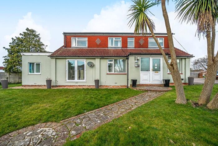 5 Bedroom Property For Sale In Milton Road, Cowplain, Waterlooville, PO8