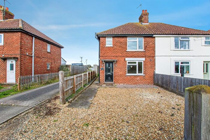 3 Bedroom Semi-Detached House For Sale In Albert Avenue, Gedney, Spalding, PE12