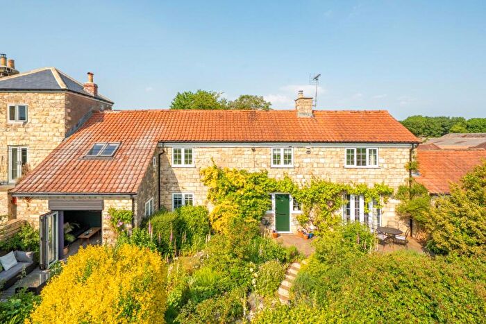 4 Bedroom Terraced House For Sale In Leeds Road, Tadcaster, North Yorkshire, LS24