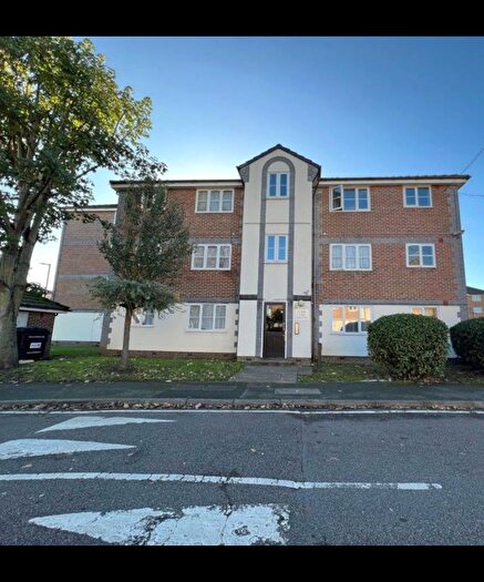 1 Bedroom Flat For Sale In Scotland Green Road, Enfield, EN3