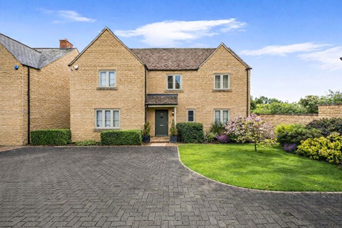 5 Bedroom Detached House For Sale In Dormers Close, Tetbury, Gloucestershire, GL8
