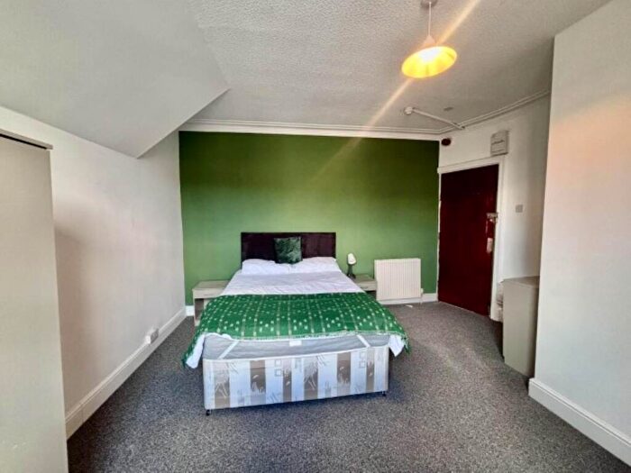 1 Bedroom House To Rent In Aberdeen Walk (Room ), Armley, Leeds, LS12