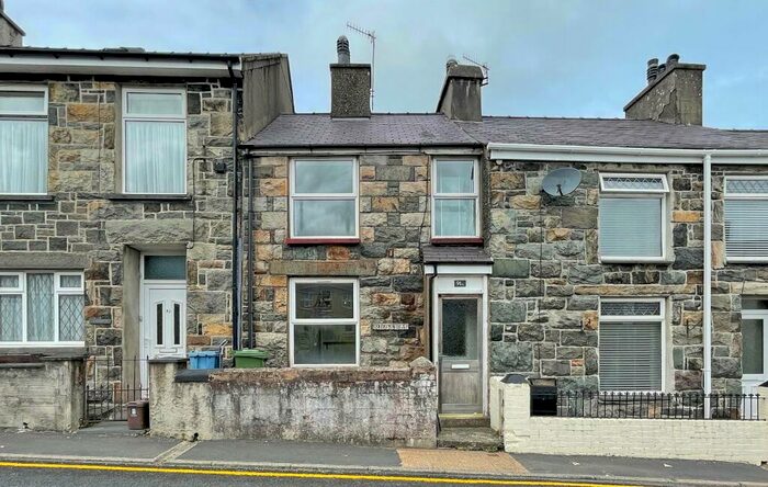 2 Bedroom Terraced House For Sale In Rhedyw Road, Llanllyfni, Caernarfon, Gwynedd, LL54