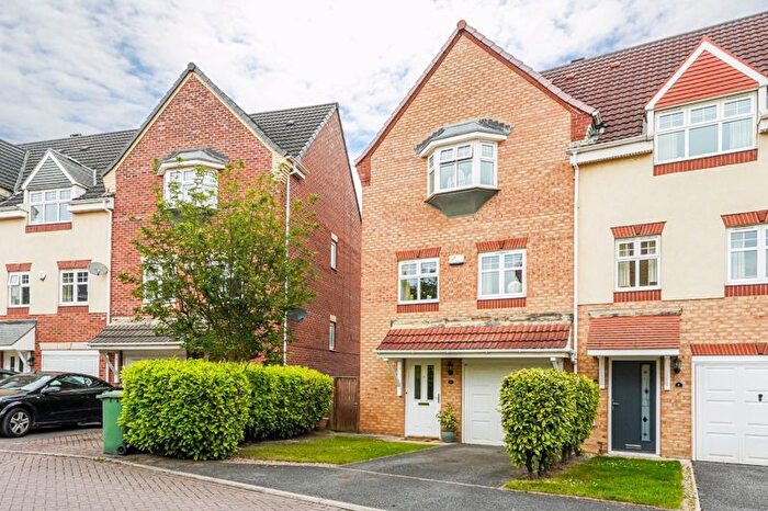 3 Bedroom End Of Terrace House For Sale In Sabine Fold, Horbury, Wakefield, WF4