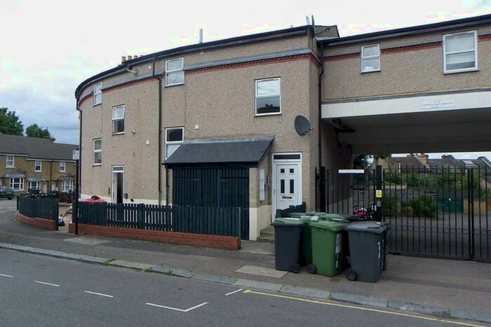 1 Bedroom Studio To Rent In Knowles Hill Crescent, London, London, SE13