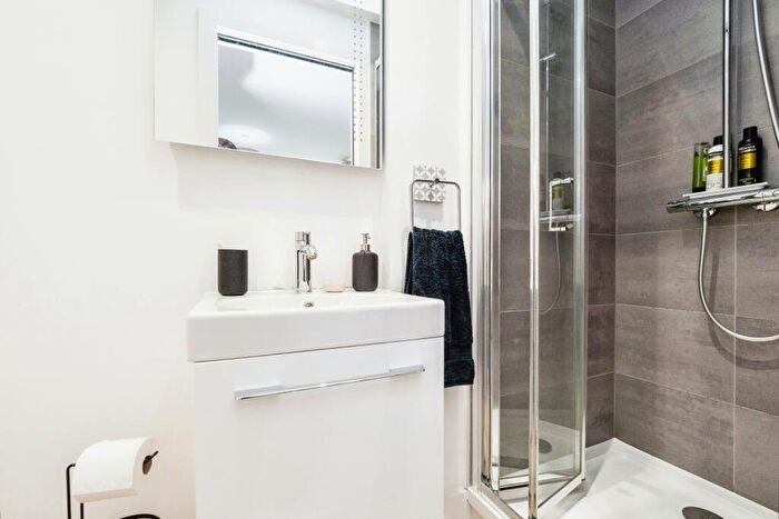3 Bedroom Terraced House For Sale In Kempton Mews, London, London, E6