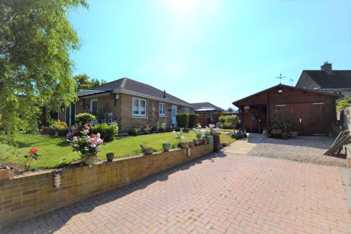 2 Bedroom Bungalow For Sale In Hickley Gardens, Brockworth, Gloucester, Gloucestershire, GL3