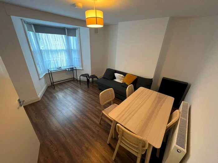 1 Bedroom Flat To Rent In Penshurst Road, London, E9