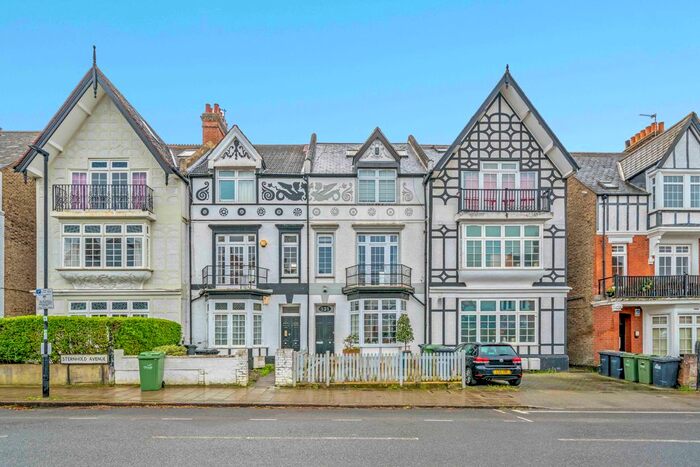 2 Bedroom Flat To Rent In Sternhold Avenue, London, SW2