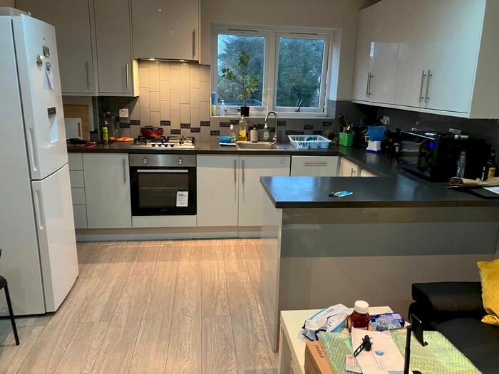 2 Bedroom Flat To Rent In Langley Park Road, Sutton, SM2