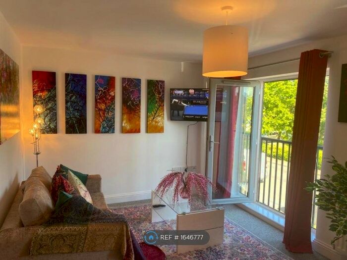 4 Bedroom Terraced House To Rent In Woodhead Drive, Cambridge, CB4