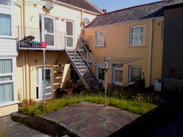 2 Bedroom Flat To Rent In Russell Street, Liskeard, PL14