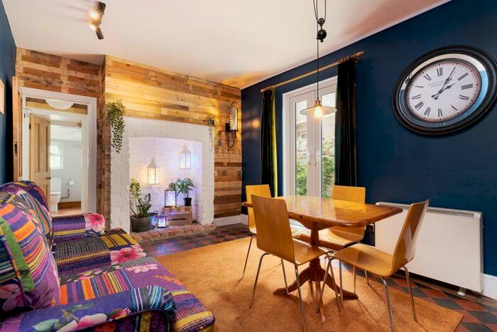 2 Bedroom Flat To Rent In Ninian Park Road, Riverside, Cardiff, CF11