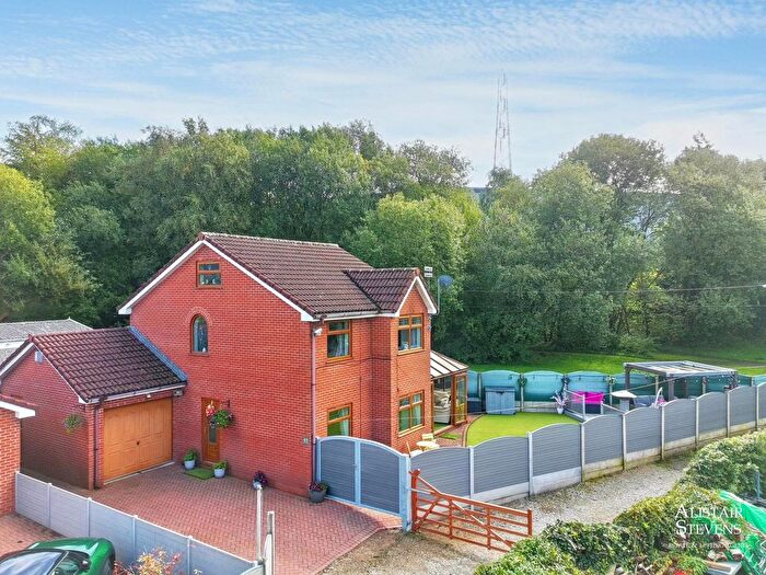 3 Bedroom Detached House For Sale In Ferney Field Road, Chadderton, Oldham, OL9