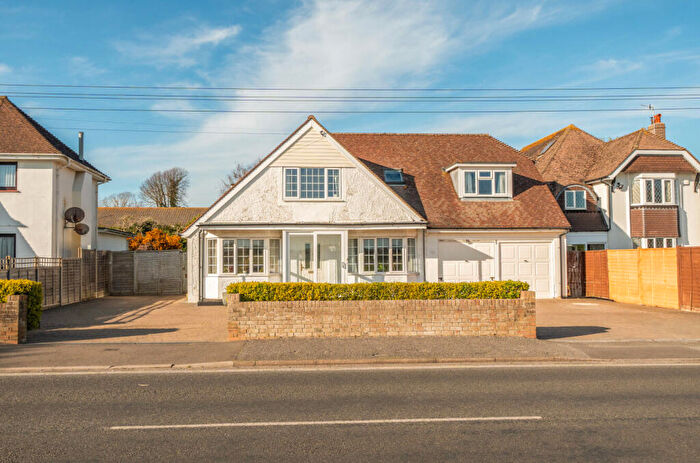 4 Bedroom Bungalow For Sale In Elmer Road, Bognor Regis, West Sussex, PO22