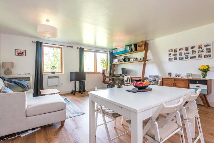 1 Bedroom Apartment To Rent In Roundwood Court, Meath Crescent, Bethnal Green, London, E2