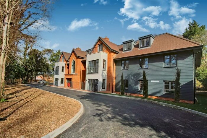 2 Bedroom Apartment To Rent In Worcester Park, KT4