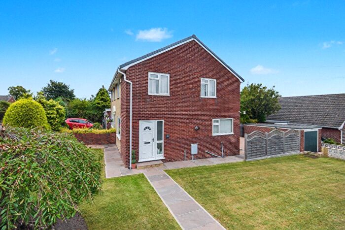 3 Bedroom Semi-detached House For Sale In Woodlands, Horbury, Wakefield, West Yorkshire, WF4
