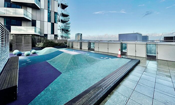 1 Bedroom Flat To Rent In Saffron Central Square, Pinnacle Apartments, CR0