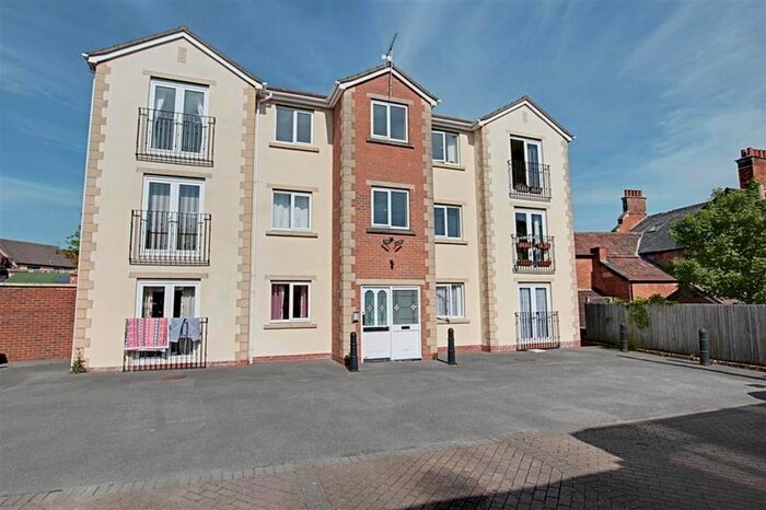 2 Bedroom Flat To Rent In Duke Street, Trowbridge, BA14