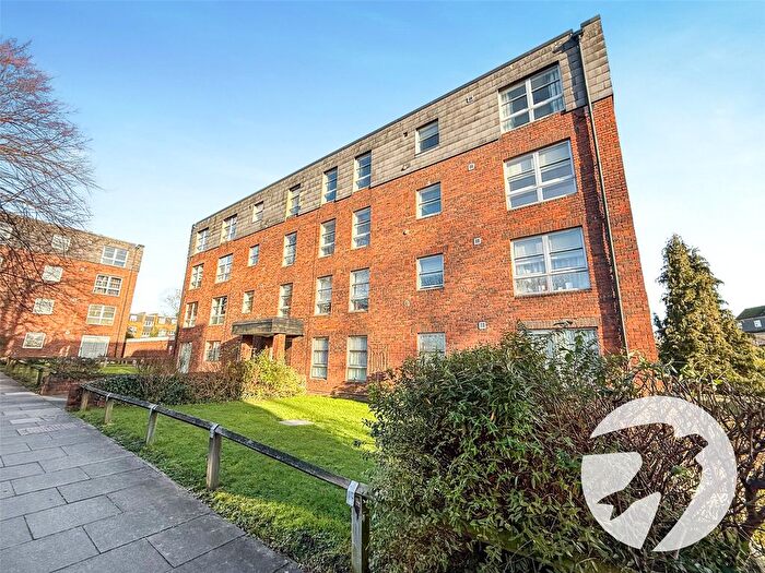 2 Bedroom Flat For Sale In Marlowe Gardens, London, SE9