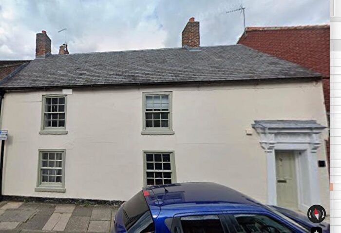 2 Bedroom Private Hall To Rent In Flat, Kensington House, Allergate, Durham, DH1