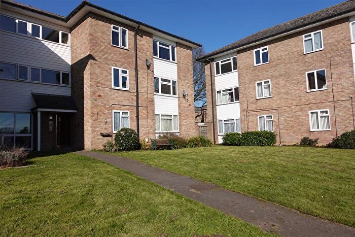 2 Bedroom Flat To Rent In Barnard Road, Galleywood, Chelmsford, CM2