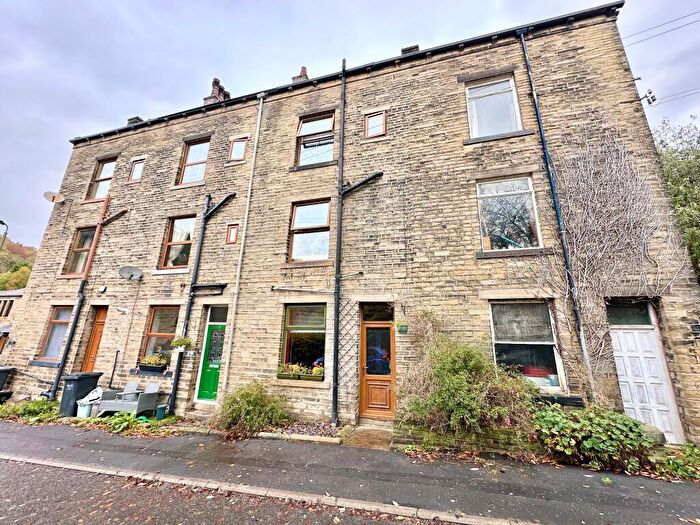 4 Bedroom Terraced House For Sale In Windsor Place, Hebden Bridge, HX7