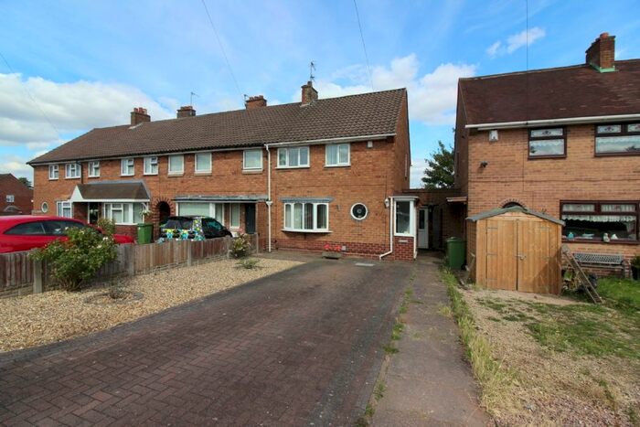 2 Bedroom Town House To Rent In Gurney Place, Walsall, WS2