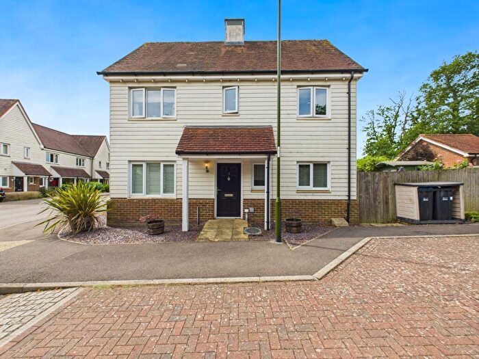 3 Bedroom House For Sale In Bowden Way, Haywards Heath, RH16