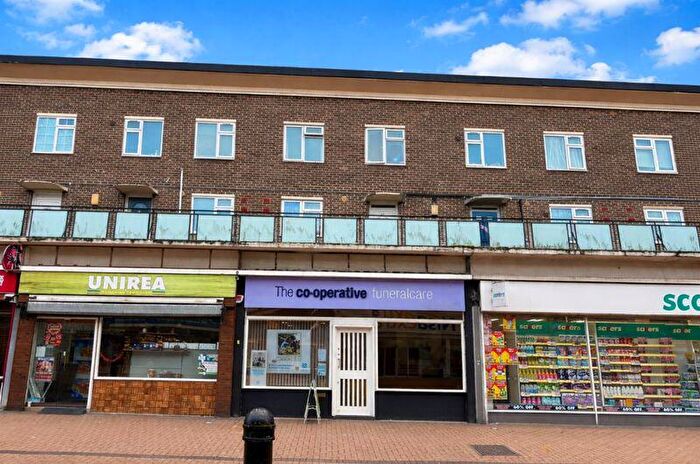 2 Bedroom Maisonette For Sale In Derwent Parade, South Ockendon, RM5