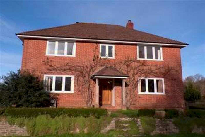 4 Bedroom Farmhouse To Rent In Verwood, BH31