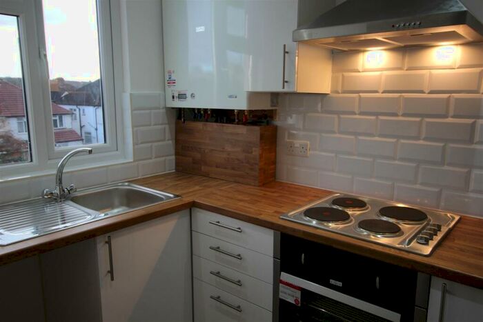 Studio To Rent In Studio Flat, The Loning, London, Greater London, NW9