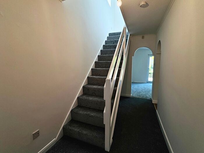 3 Bedroom End Of Terrace House For Sale In Hampden Close, Crawley, RH10